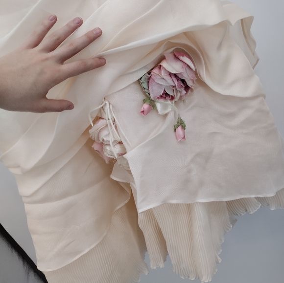 Atelier Aimee strapless beaded floral wedding gown roses ruched size 2 size 4 - Picture 4 of 14